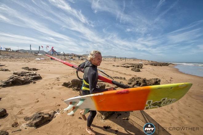 JP heading out in Morocco – Aloha Classic ©  Si Crowther / IWT